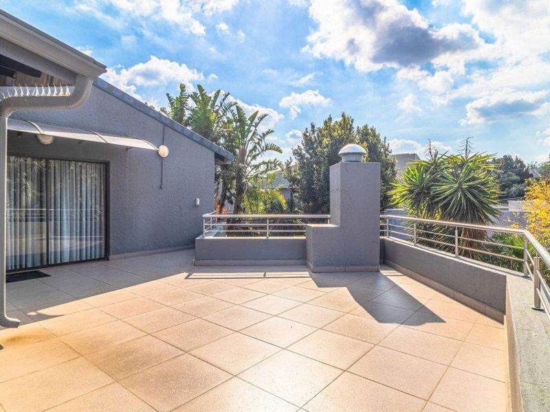 Elegant Dowerglen Ext 5 Home - Photo 2