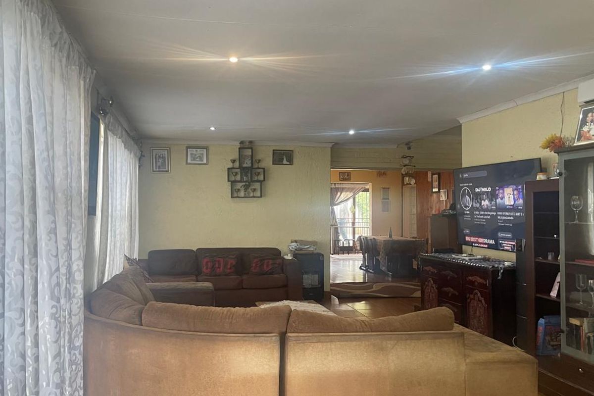 House For Sale - Photo 4
