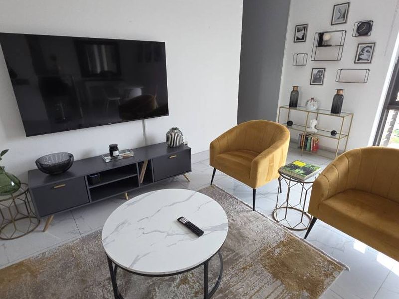MAGNIFICENT AND SOPHISTICATED 1 BED UPMARKET FULLY FURNISHED APARTMENT - Photo 8