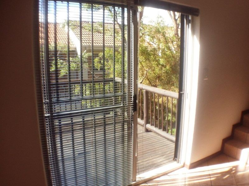 Modern 2-Bedroom Duplex Townhouse in La Montagne - Photo 6