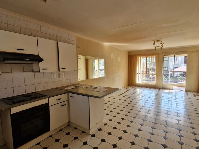 Unlock the Potential! Affordable 2-Bedroom Townhouse Ready for Your Personal Touch in Oakdene! - Photo 10