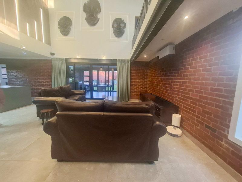 Ultra-Modern Two-Level Smart Home with Exceptional Solar Power, Security & Privacy - Photo 6
