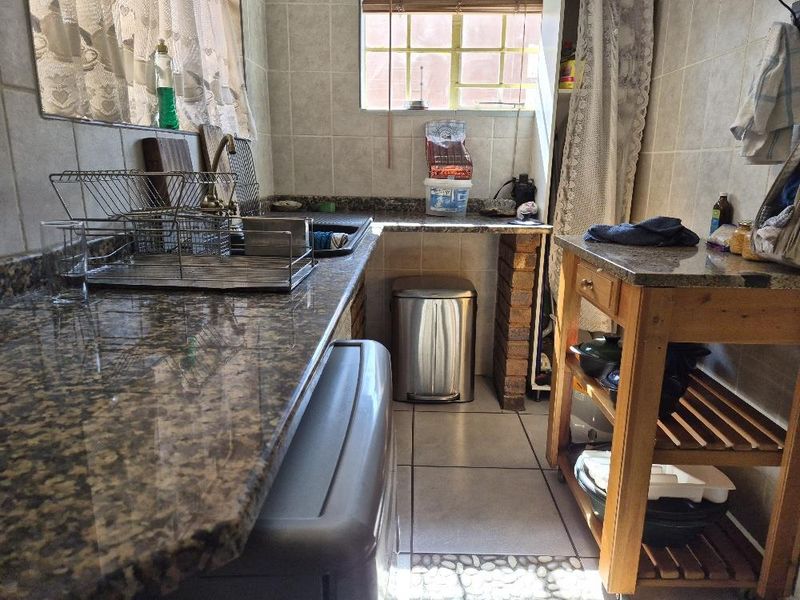 Well kept family home in Plantation Boksburg - Photo 7