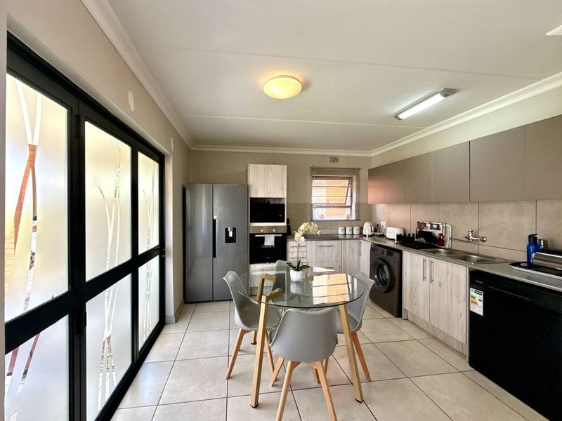 Modern 3-Bedroom Townhouse in Zambezi Manor Lifestyle Estate - Photo 9
