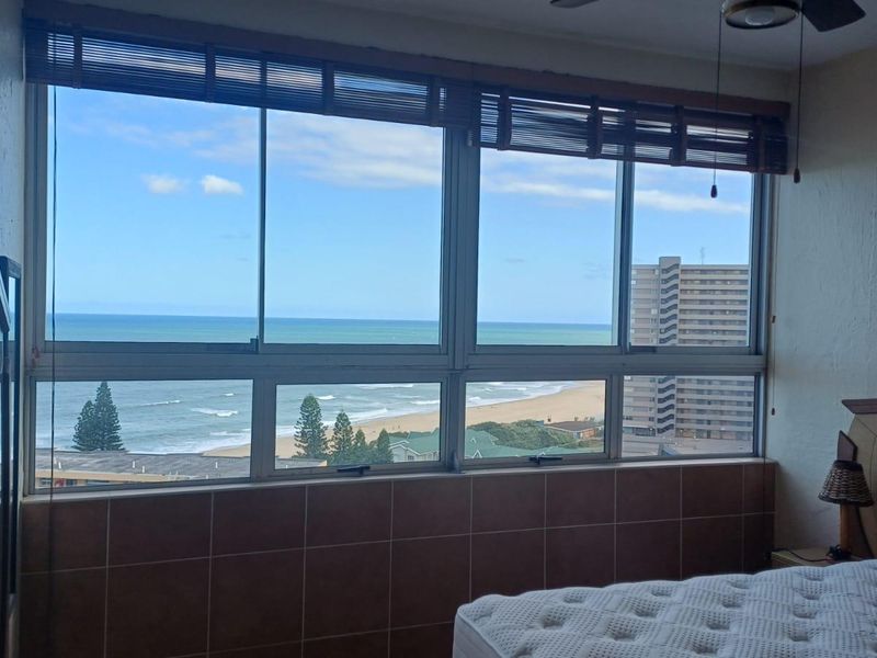 Seaview Apartment | Views from Bedrooms & Living Area | R9 000 - Photo 7