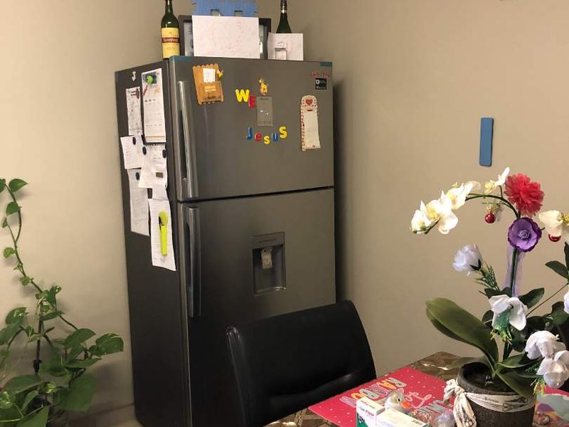 Quiet, well-built unit in dead-end street - Photo 9