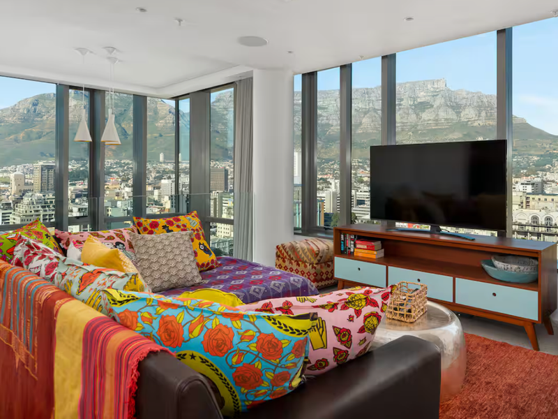 Penthouse Perfection with World Class Views - Photo 3