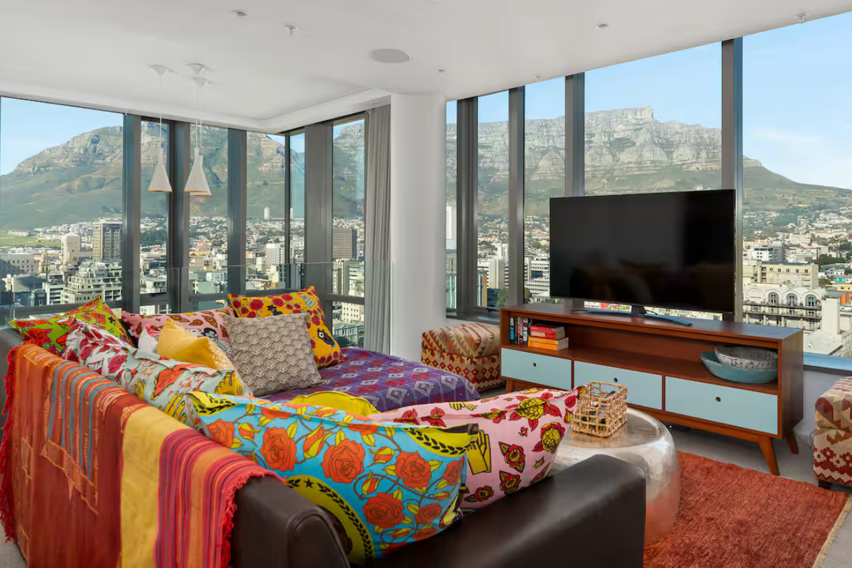 Penthouse Perfection with World Class Views - Photo 3