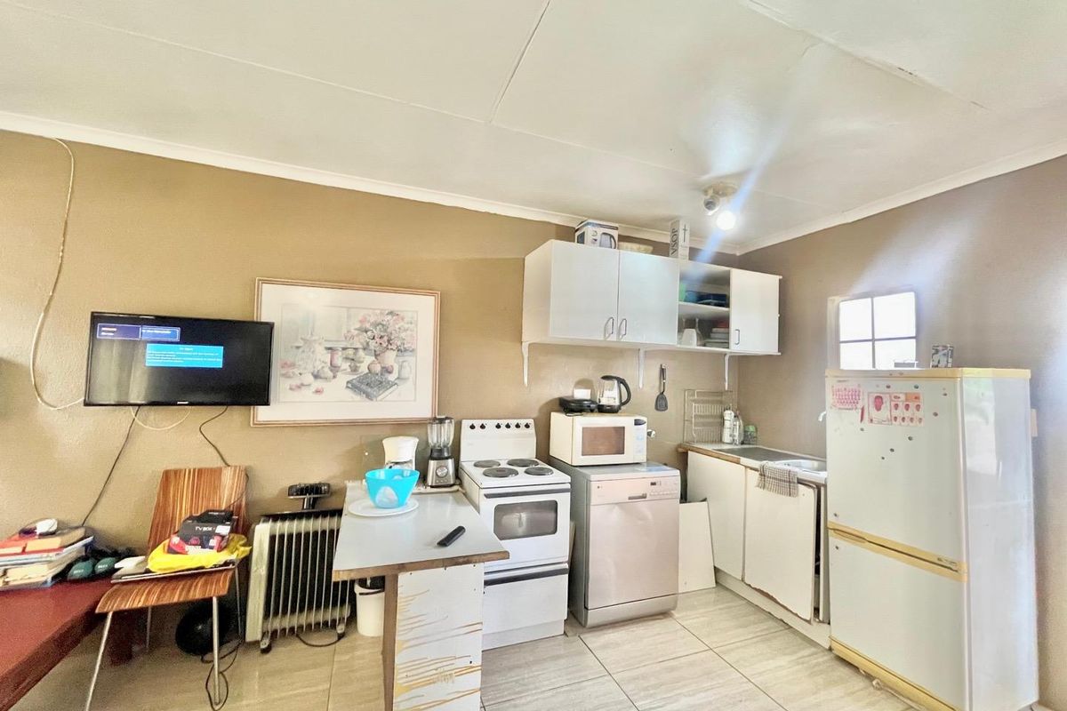 Perfect 1-Bedroom Haven: Open-Plan Living & Outdoor Bliss! - Photo 2