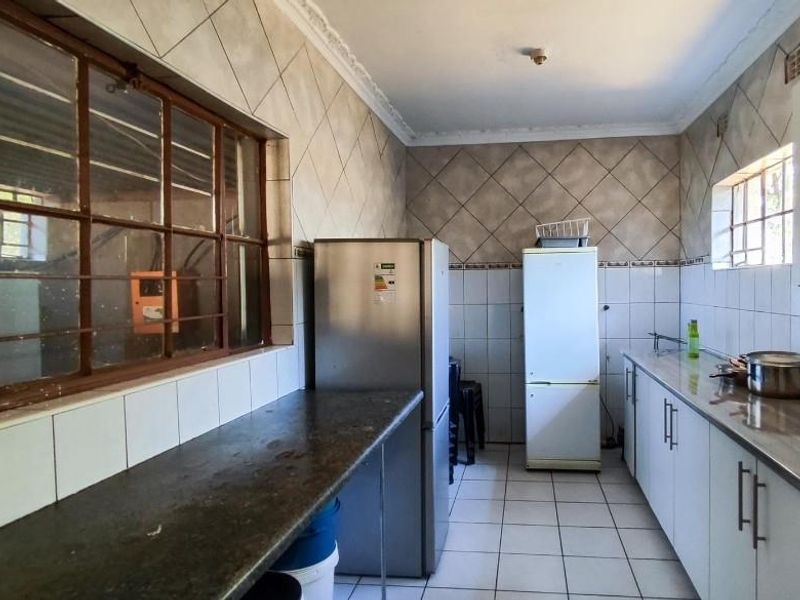 Investment property - Photo 3