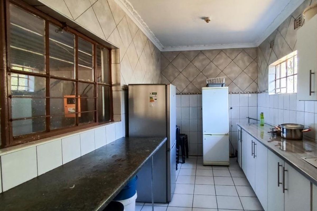Investment property - Photo 3