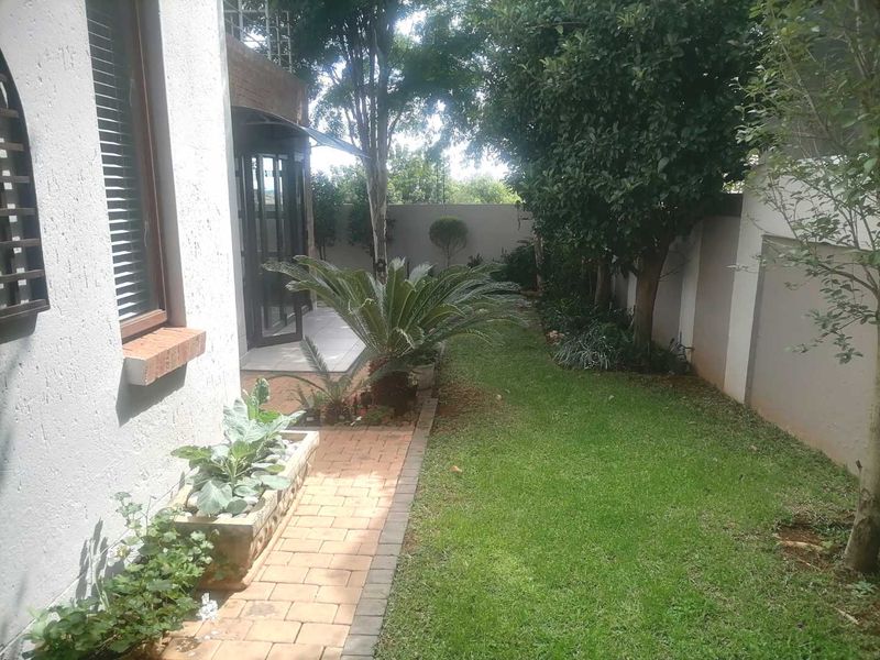 **Luxury Townhouse Living in Montana** - Photo 8