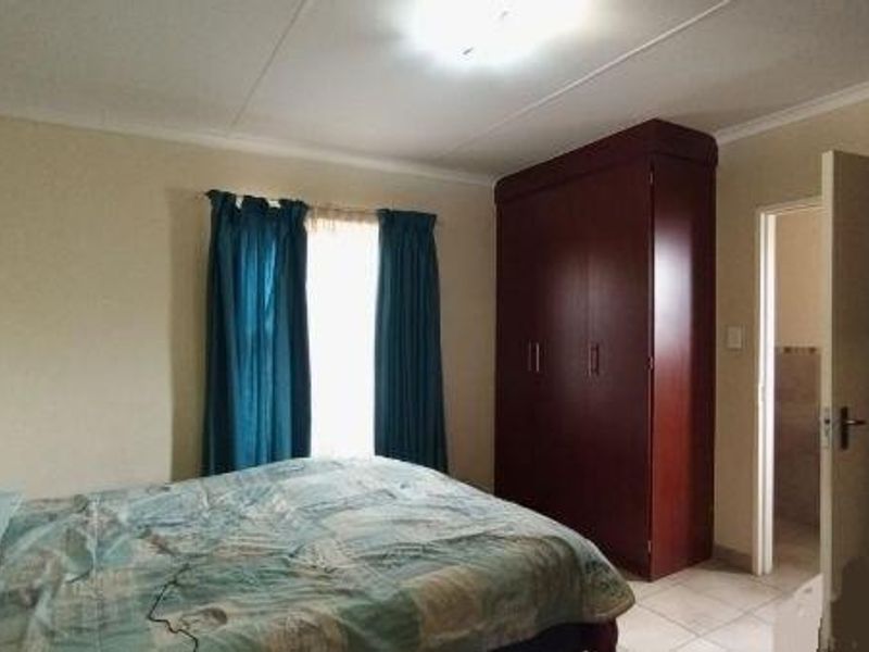 CENTURION - KOSMOSDAL - 3 BED = 2 BATH FULL TITLE HOUSE - Photo 8