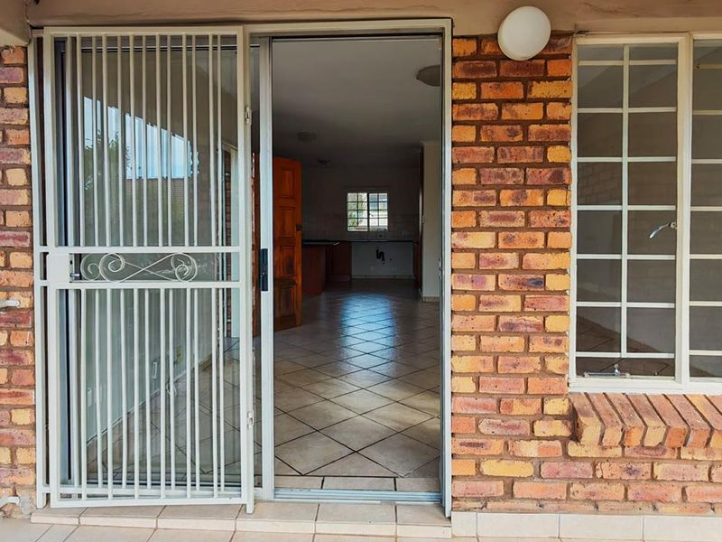 Spacious 2-Bed, 1-Bath First-Floor Apartment to Rent in Celtisdal - Photo 3