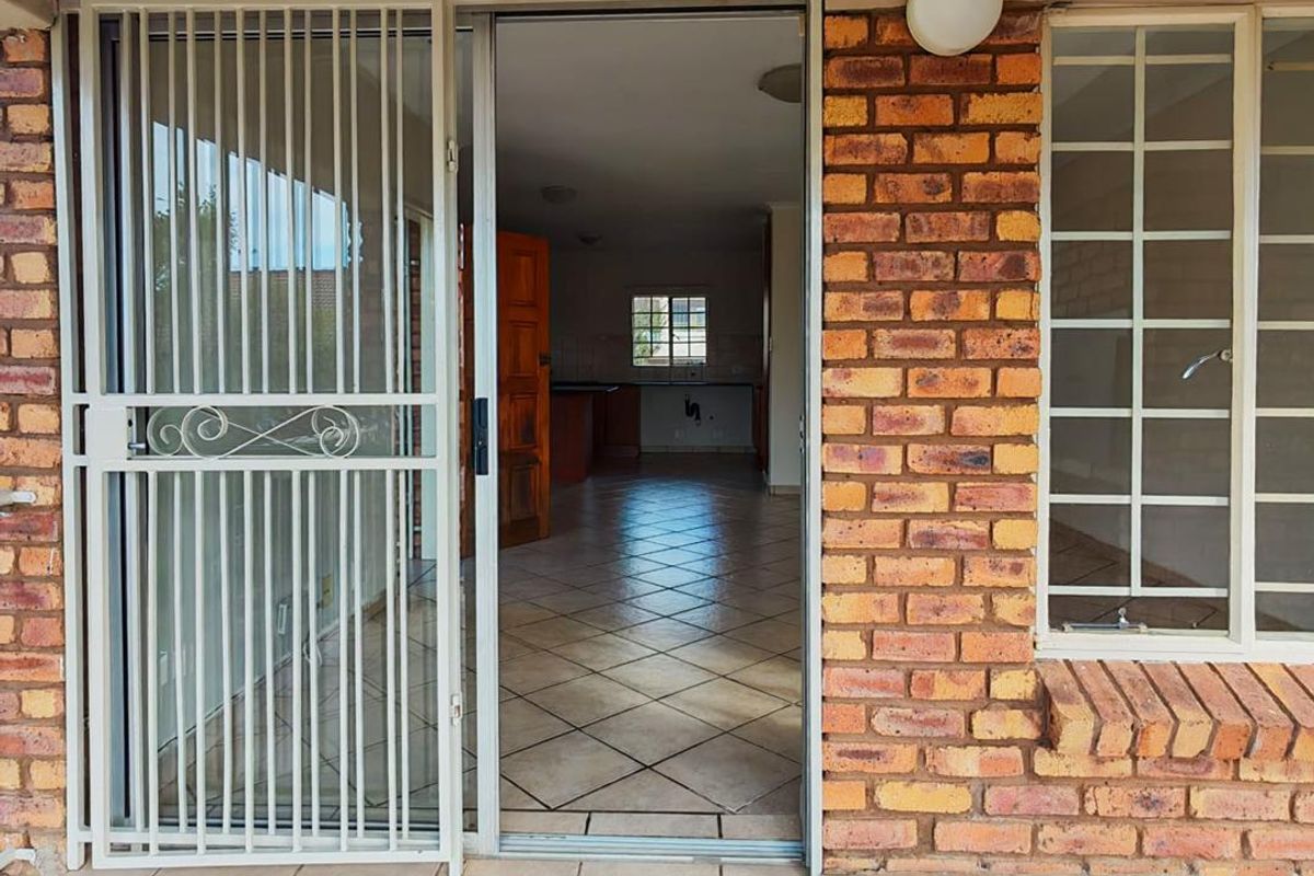 Spacious 2-Bed, 1-Bath First-Floor Apartment to Rent in Celtisdal - Photo 3
