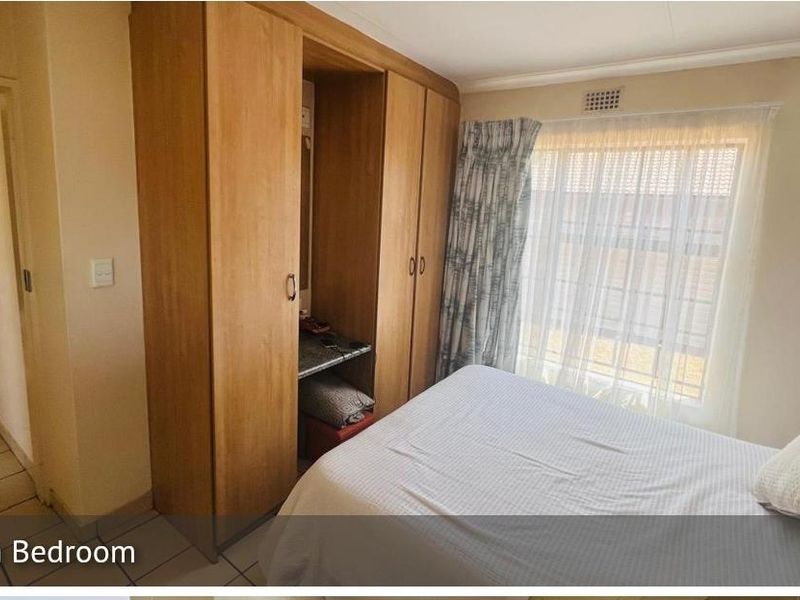 3 Bedroom House In Clayvile Ext 46 - Photo 5
