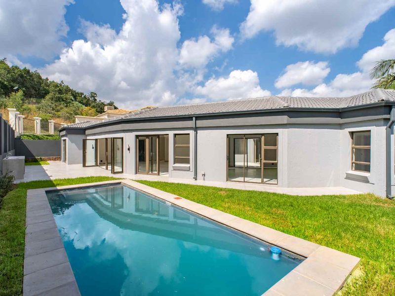 Luxury Family Home | Newly Renovated Modern Masterpiece in Prime Waterkloof Ridge - Photo 3