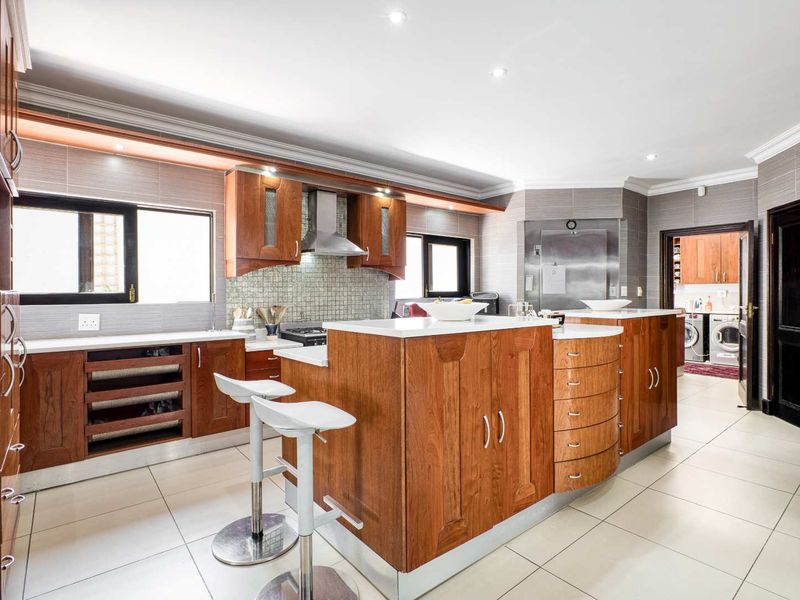 6 Bedroom House for Sale in Dainfern Golf Estate - Photo 8