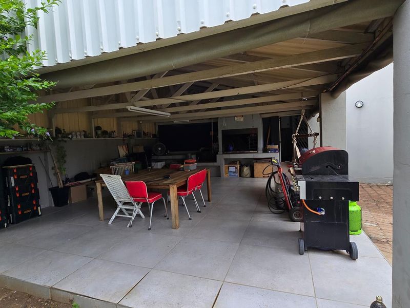 Spacious Double-Storey Home for Sale in the Heart of Okahandja – Perfect for Family Living & Entertaining! - Photo 6