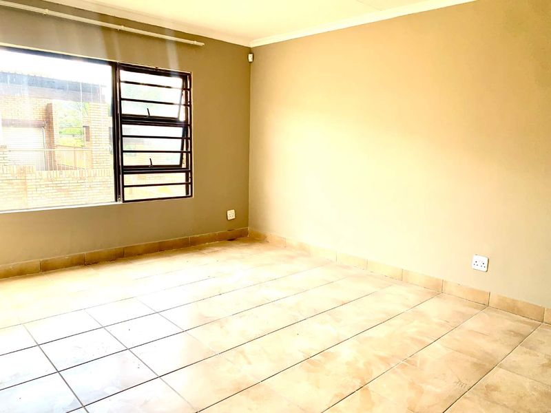 Beautiful, Fresh & Cozy Ground Floor Townhouse – Northern Bloemfontein - Photo 7