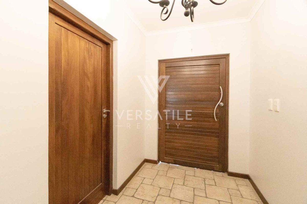 Furnished House For Sale - Long Beach - Photo 2