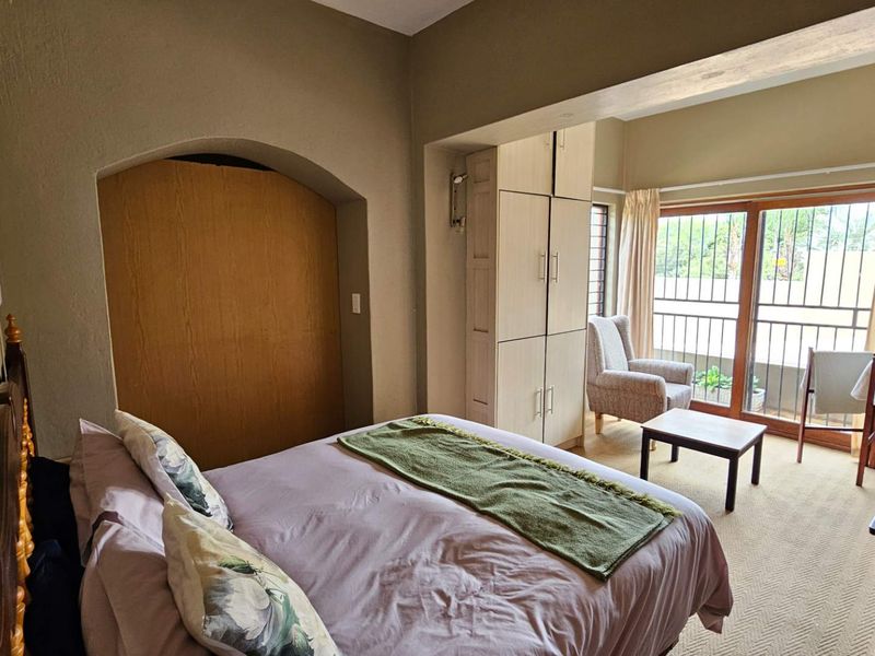 Spacious 5 Bedroom Family Home in Schoemansville Hartbeespoort - Photo 8