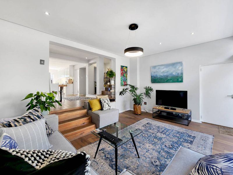 Renovated 3-Bedroom Townhouse in Fresnaye - Photo 3