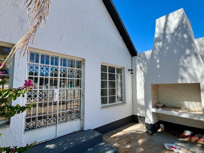 🏡 Spacious 3-Bedroom Family Home with Pool & Lapa – Okahandja Extension 4 - Photo 3