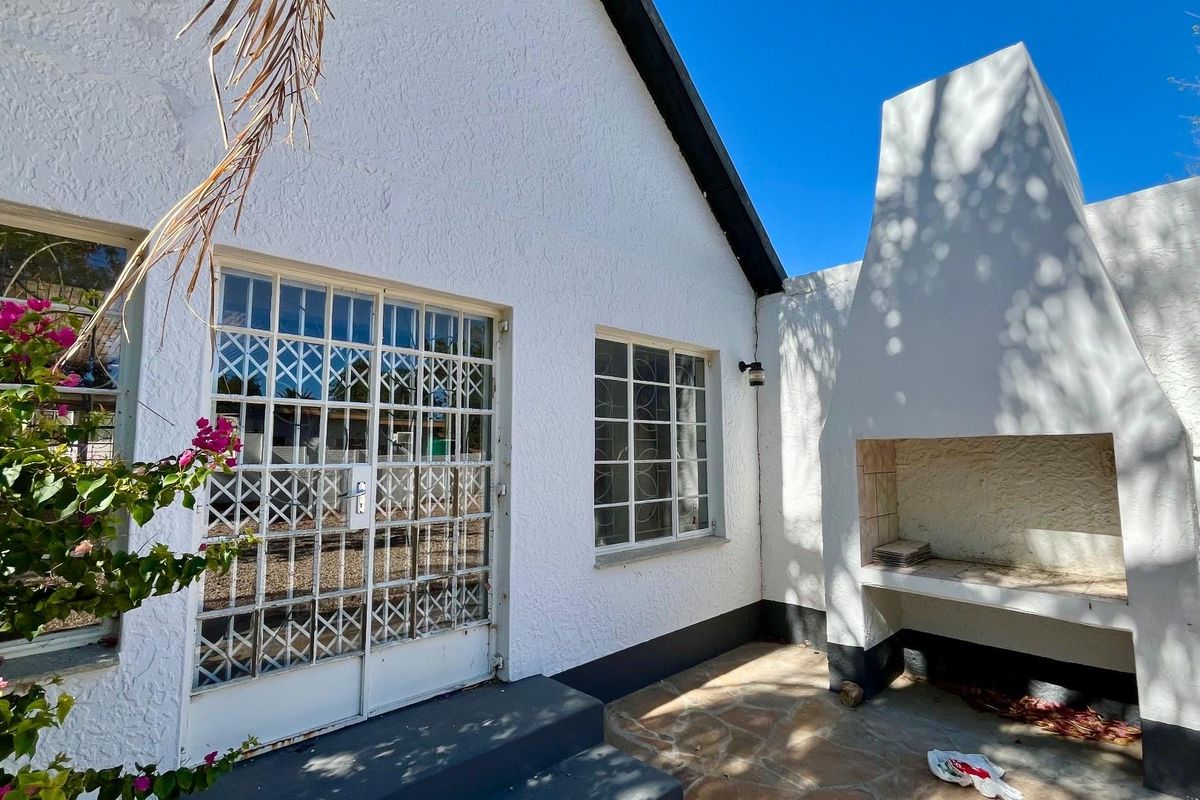 🏡 Spacious 3-Bedroom Family Home with Pool & Lapa – Okahandja Extension 4 - Photo 3