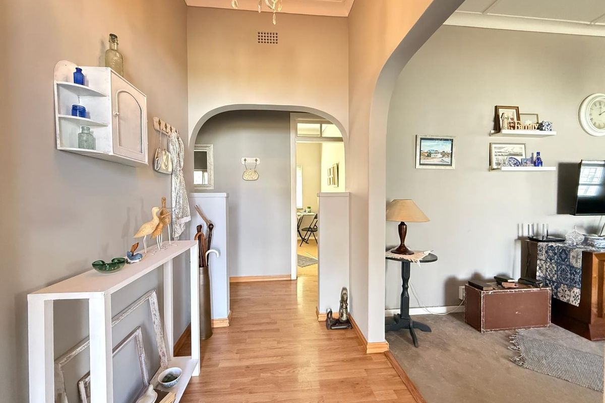 Neat as a Pin – Spacious Family Living at Its Best - Photo 3