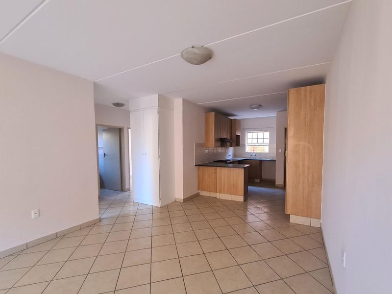 Load-Shedding-Free Living – The Ideal Lock-Up-and-Go Home! - Photo 4