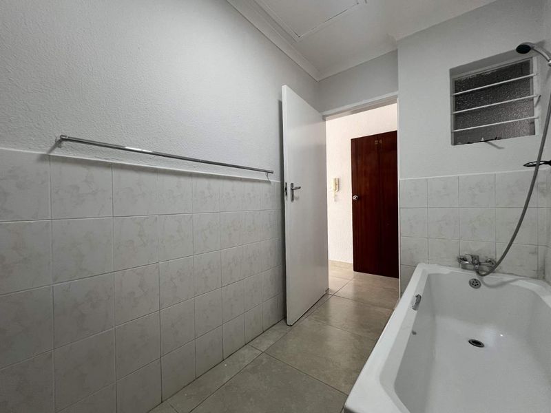 Private, Renovated and Ready - Photo 9