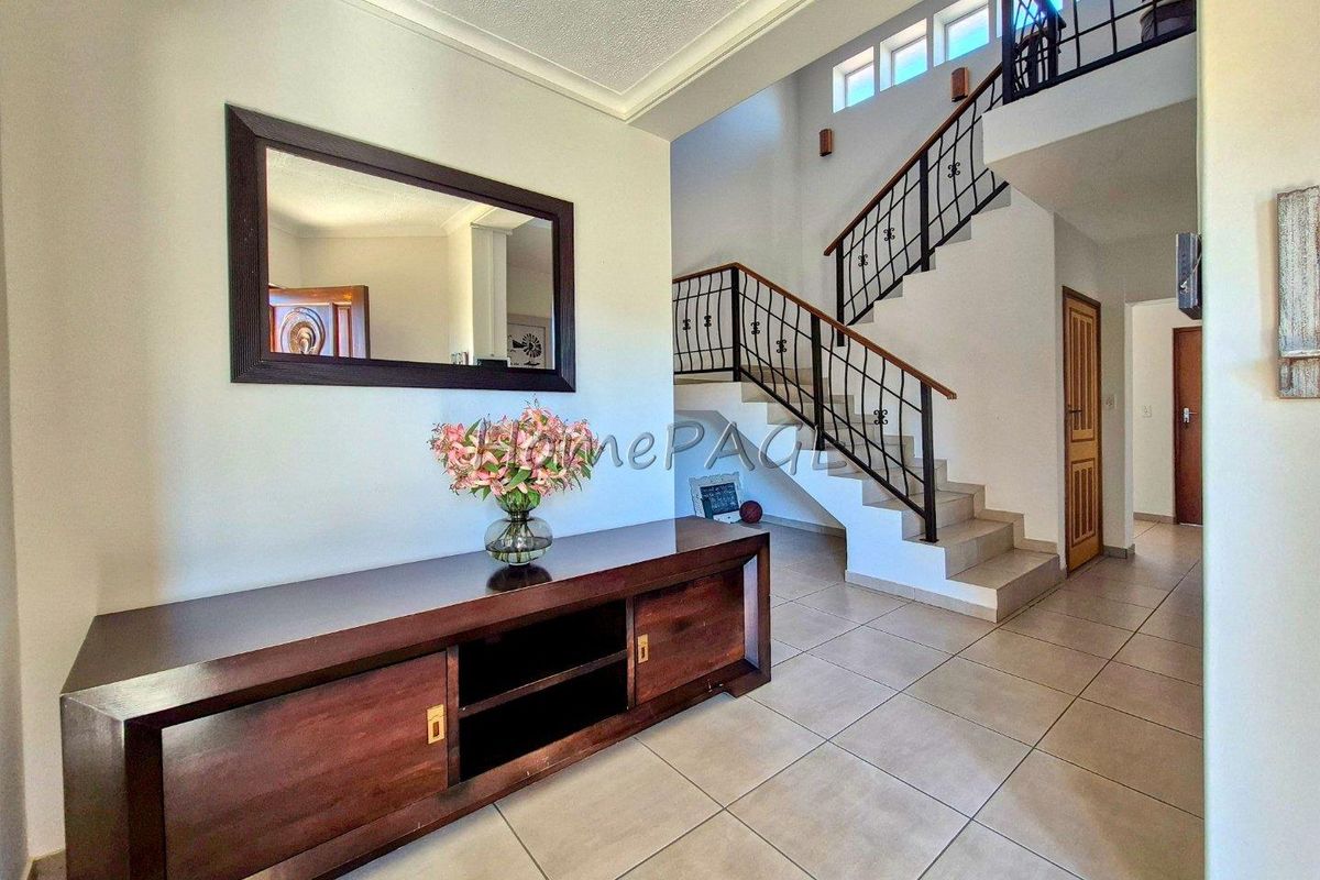 Meersig, Walvis Bay:  Large Home close to Lagoon is for Sale - Photo 5