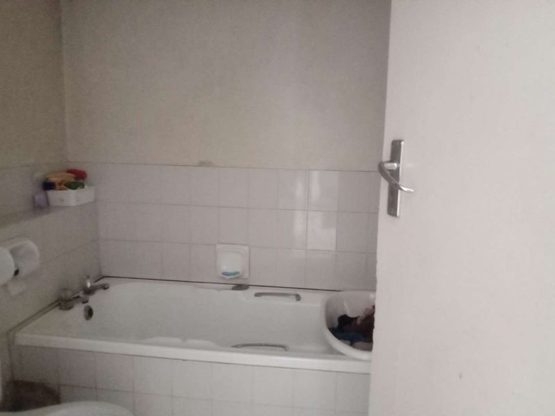 2 Bedroom In Morningside - Photo 6