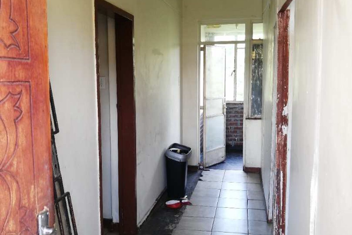 Transform this 1.5 Bedroom Apartment into Your Dream Home! - Photo 3