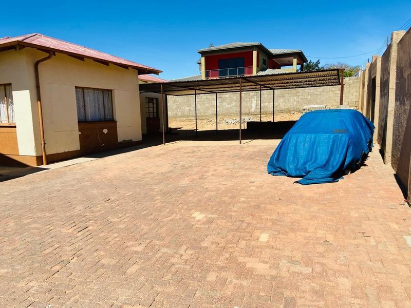 3 Bedroom House For Sale - WINDHOEK NORTH - Photo 3