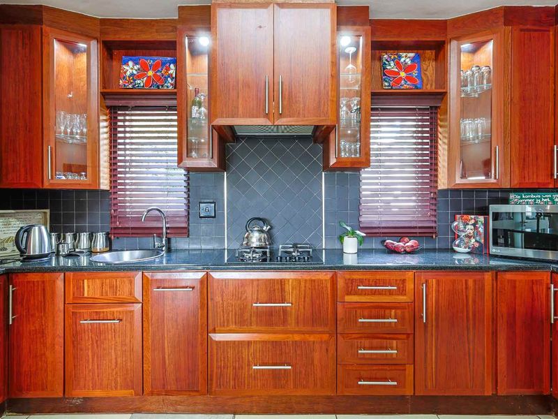 Private Family Home with Beautiful Views in Erasmusrand - Photo 9