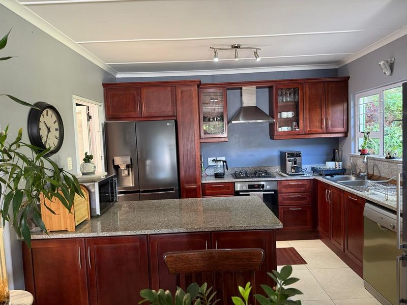 LOVELY HOME FOR SALE IN SUNNINGDALE UMHLANGA - Photo 7