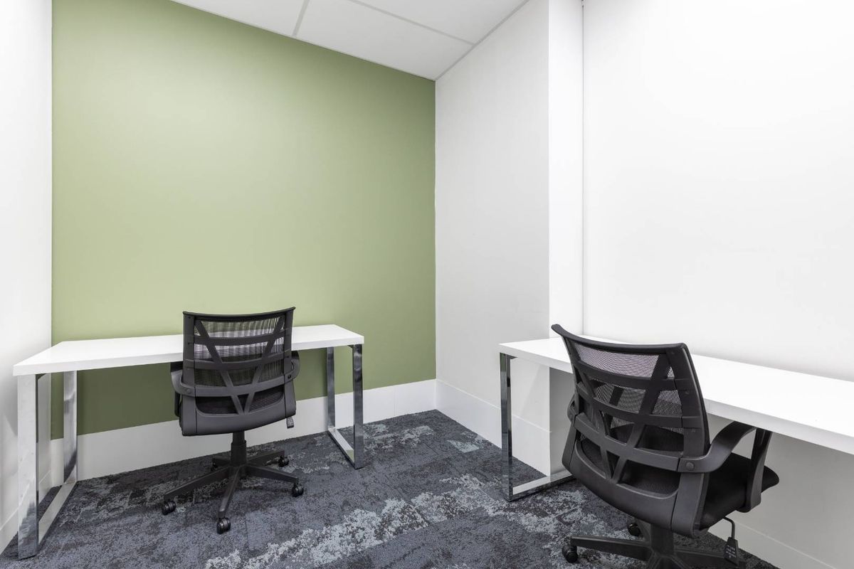 Private office space for 2 persons in Regus Waterfall City - Photo 2