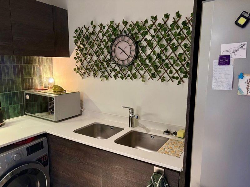 Outstanding Price! Prime Location! - Photo 7