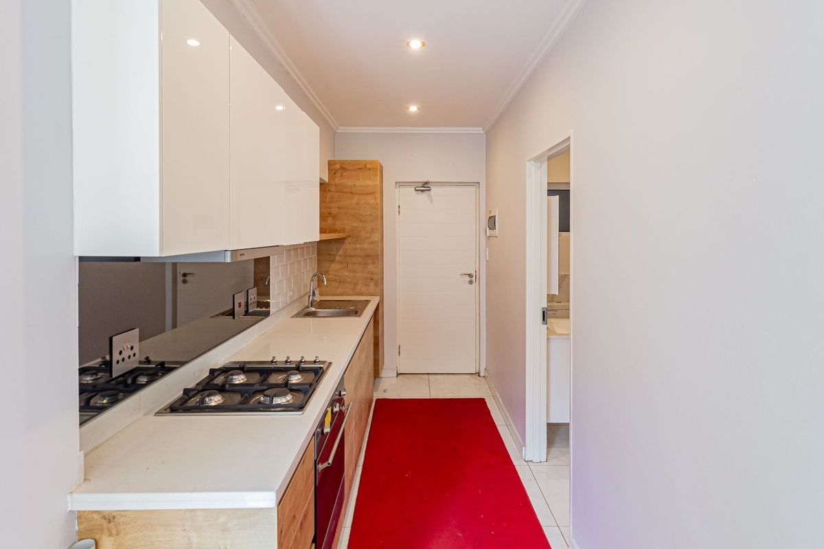 1 Bedroom Apartment for sale in Bryanston - Photo 2