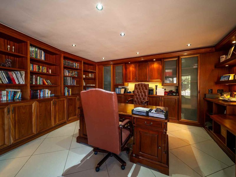 Exceptional Luxury Lifestyle Estate on 16,203m2 Agricultural Holding | Benoni AH - Photo 10