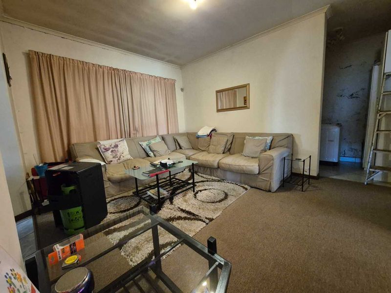 Spacious 2 bedroom, 2 bathroom freestanding house - Photo 4
