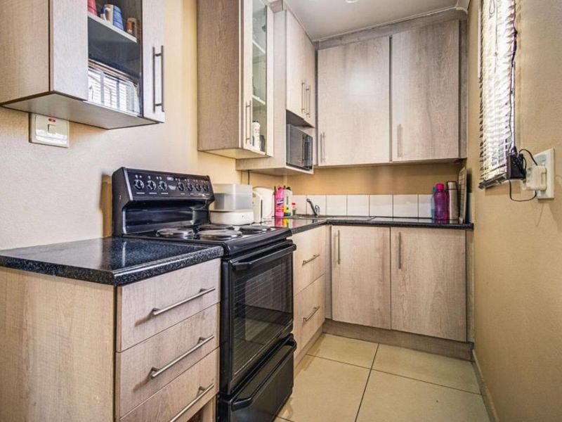 3 Bedroom House for Sale in Windmill Park - Photo 4