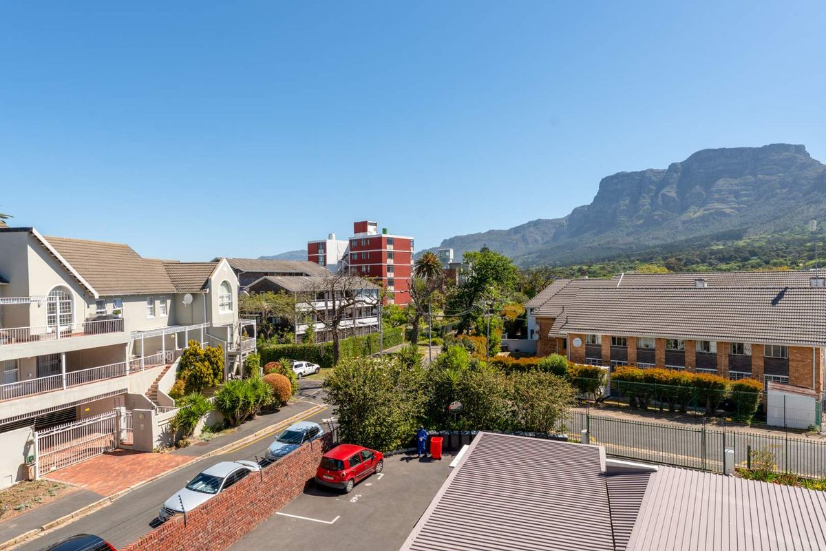 1 Bedroom Apartment with Mountain View - Photo 4