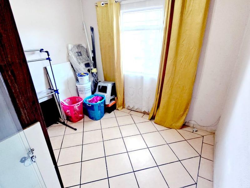 3 Bedroom Townhouse - Photo 8