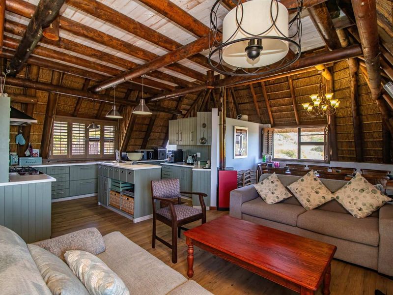 EXCLUSIVE COASTAL RETREAT - Photo 6