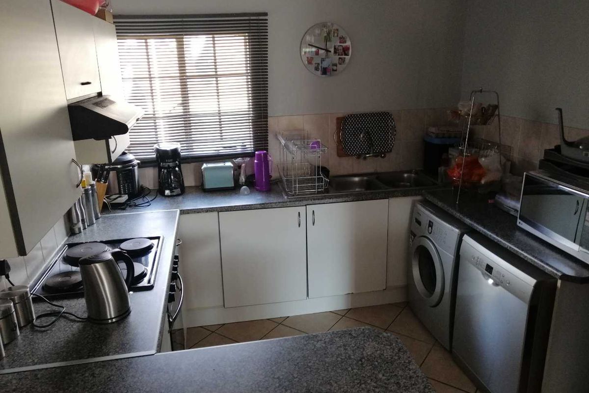 Spacious 2 Bedroom Apartment for Rent - Photo 5