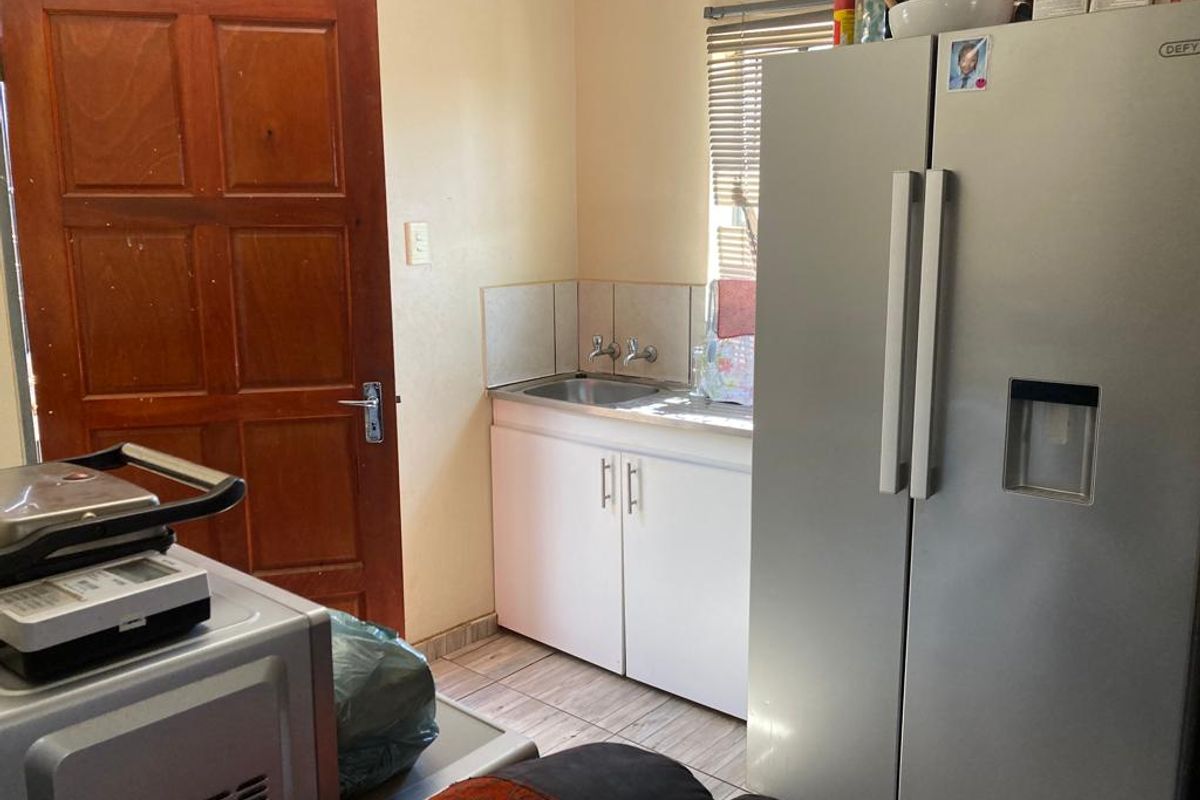 Excellent Value Clayville R 680 000 !! - Photo 4