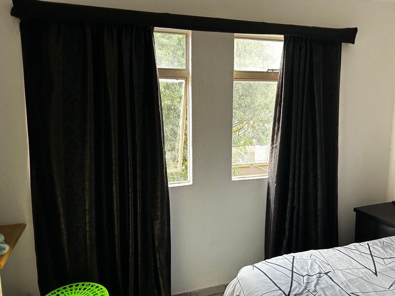 Two bedroom upstairs unit - Photo 9